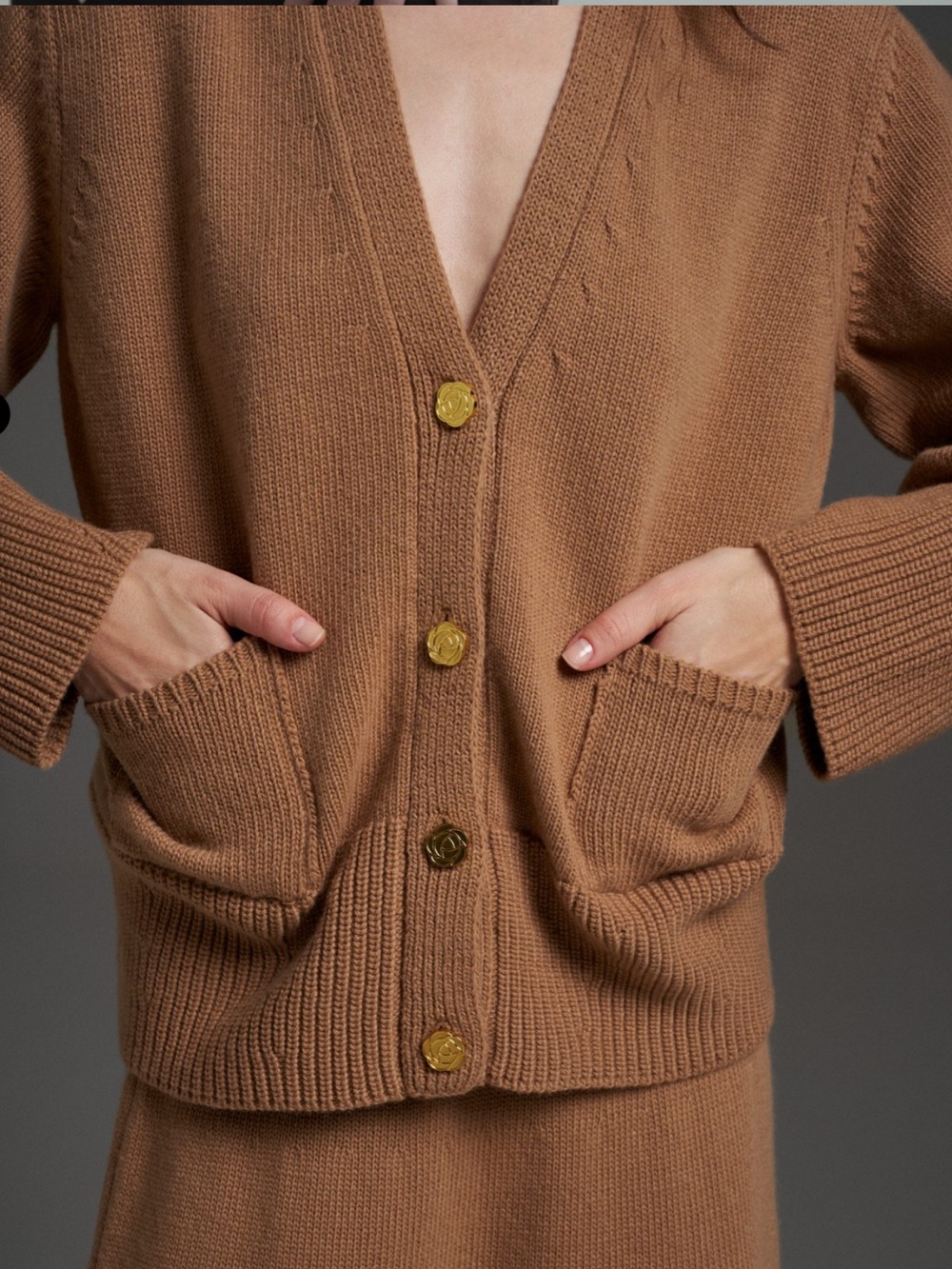CLASSIC CARDIGAN TRUFFLE
